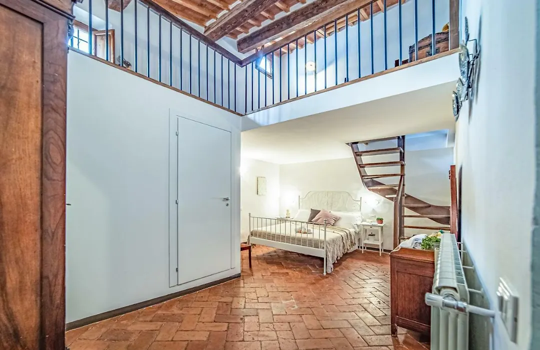 Oltrarno Apartment-1